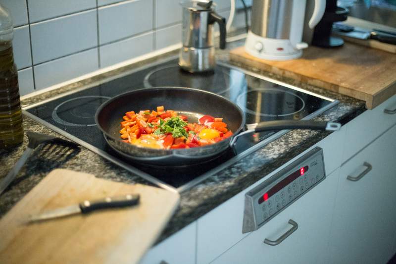 Cocina en equipo: cómo una clase puede transformar tu próxima reunión